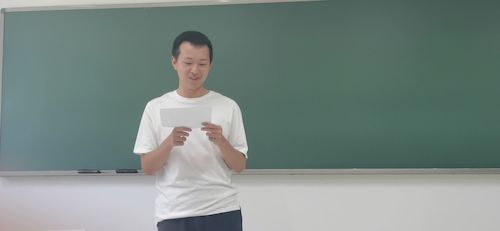 王梓仰