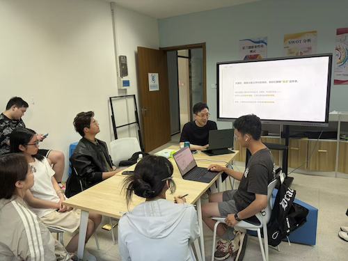 2026年6月11日 Steam创客教育社学长学姐说说“赛课”那些事经验分享会 活动照片5