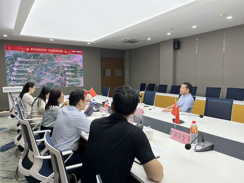 杨政副书记来我院走访调研 杨政副书记来我院走访调研