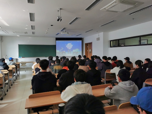 我院组织学生观看火灾逃生演练公开课