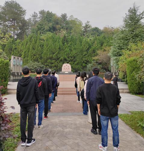 洪学智 默哀