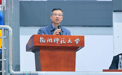 王灿 王灿