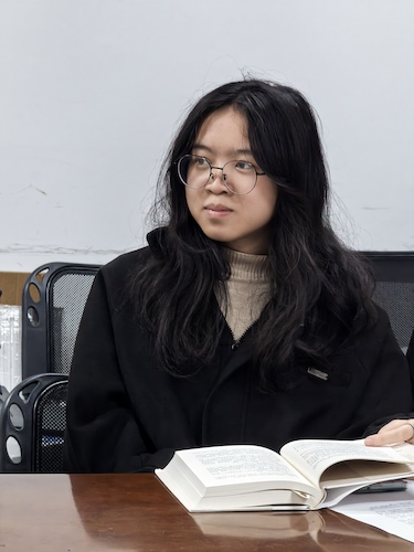 电子231李佳璇