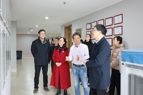 应飙副书记走访数字媒体与人机交互研究中心实验室